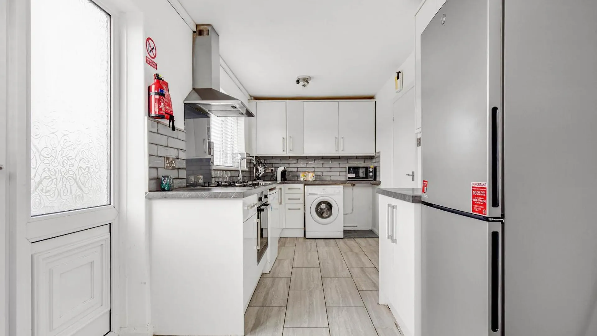 Luxury 3 Bedroom Home In Brighton 0*,