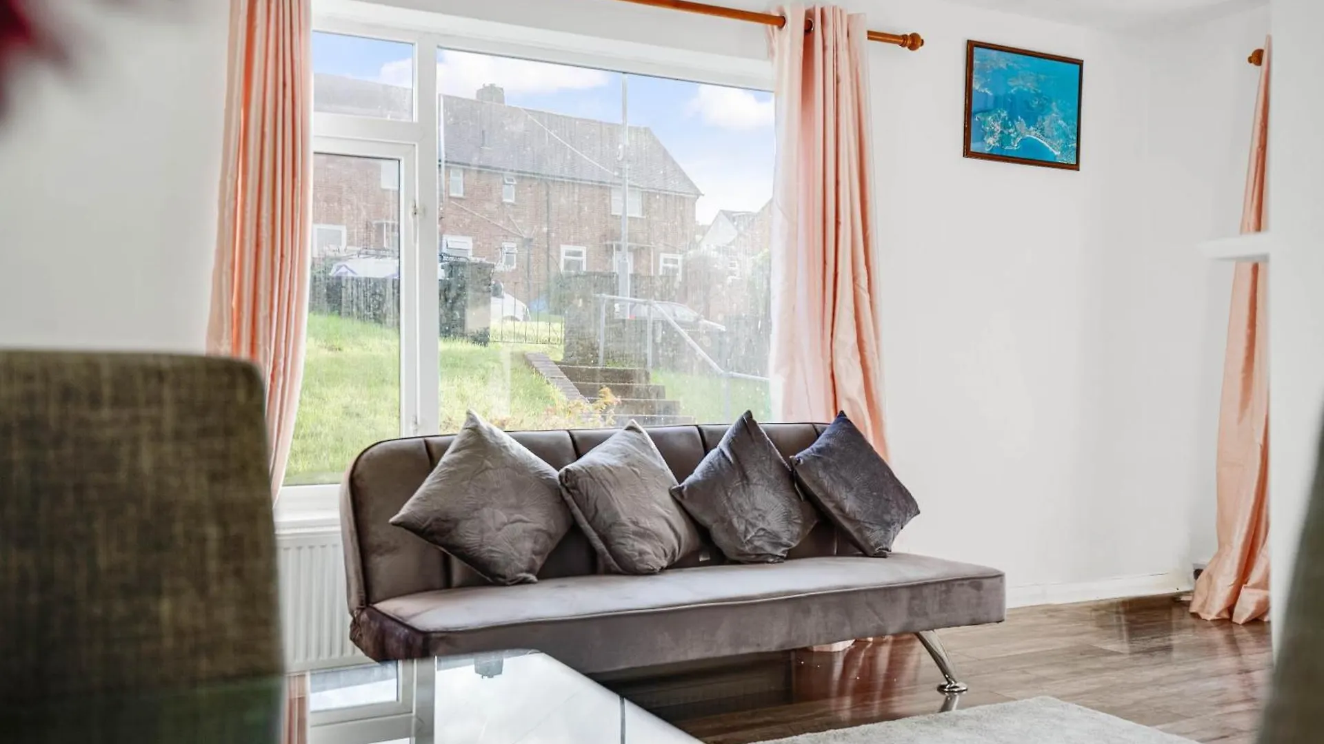 Luxury 3 Bedroom Home In Brighton