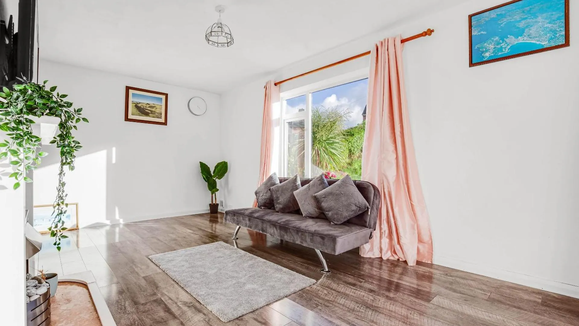 Luxury 3 Bedroom Home In Brighton 0*,
